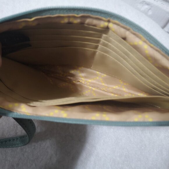 Franco Sarto Faux Leather Cream & Green Ladies Lined Wristlet - Picture 5 of 8